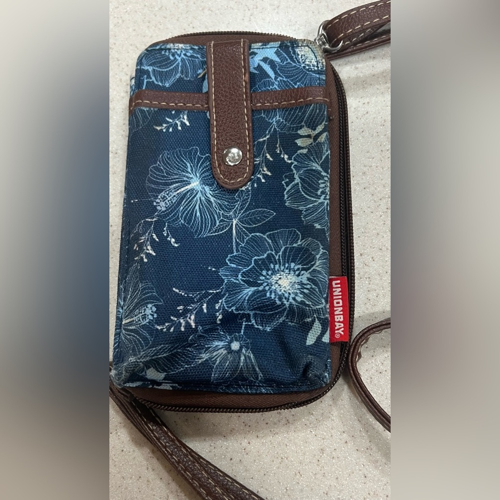 UNIONBAY Navy Floral Women’s Phone Bag with Wallet